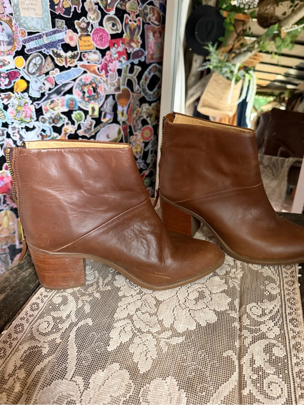 Nisolo Chestnut Brown Leather Ankle Booties